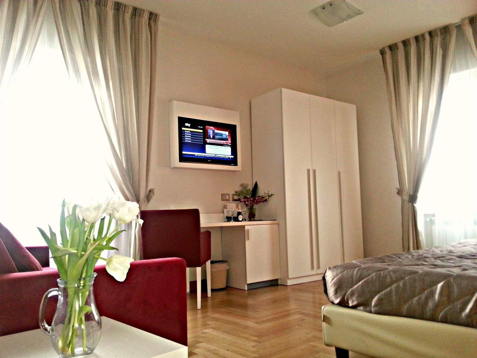 Rome River Inn Esterno foto