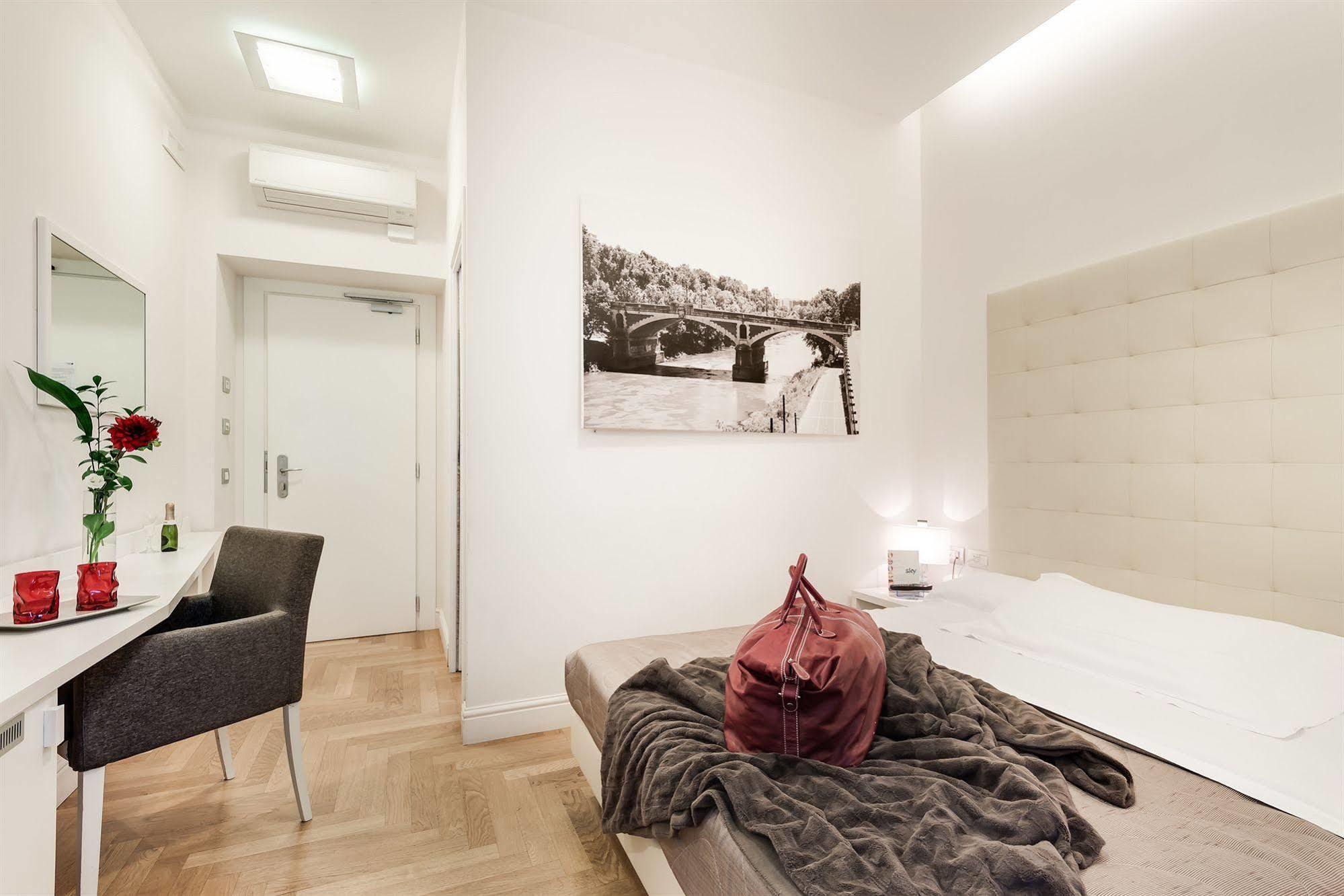 Rome River Inn Esterno foto