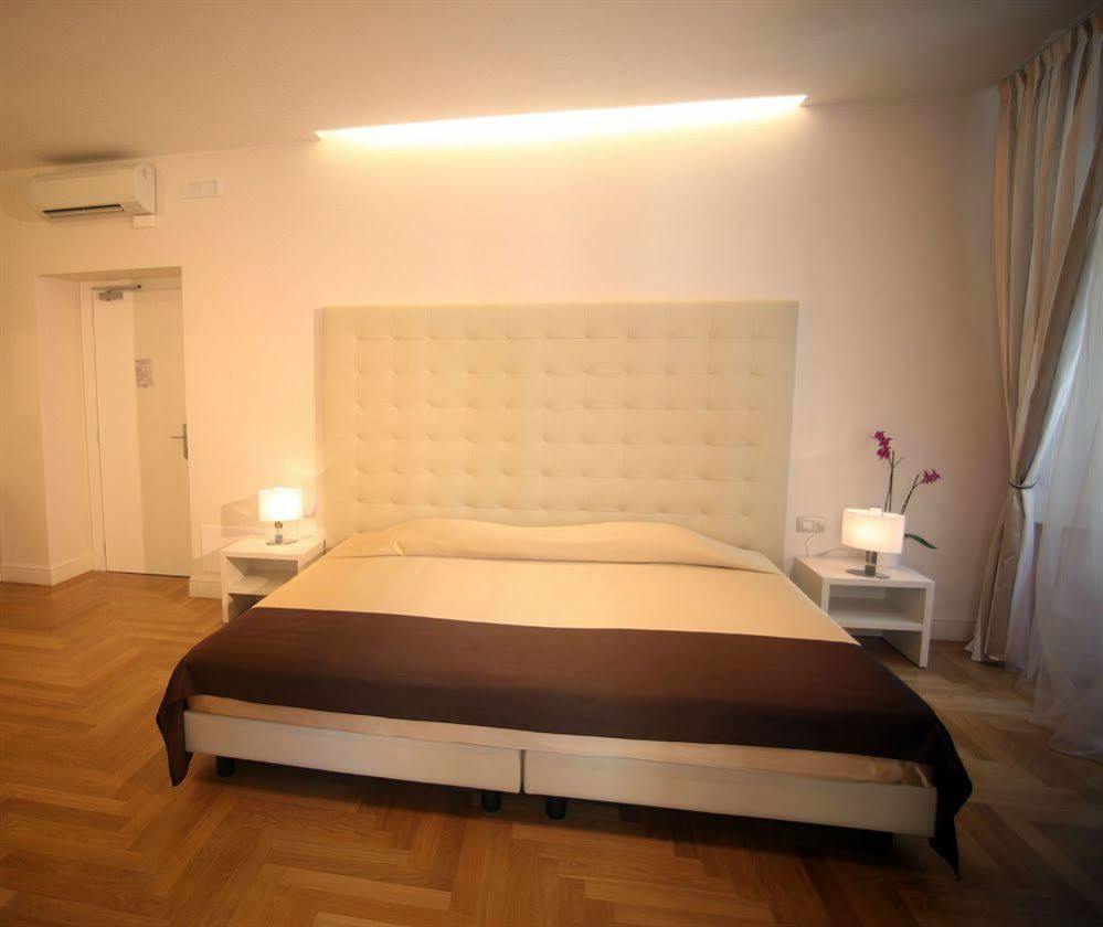 Rome River Inn Esterno foto